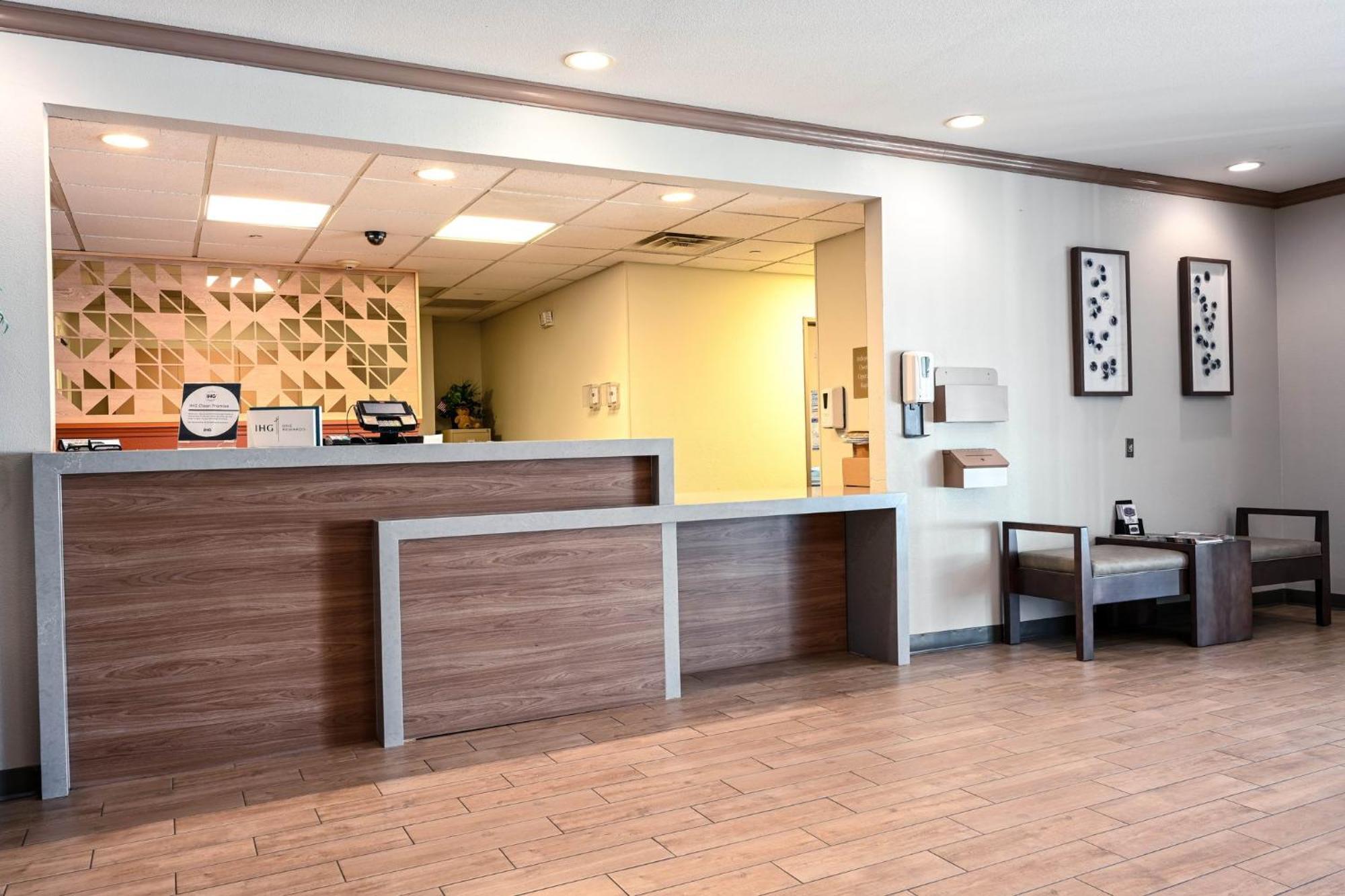 Candlewood Suites Champaign-Urbana University Area By Ihg Eksteriør bilde